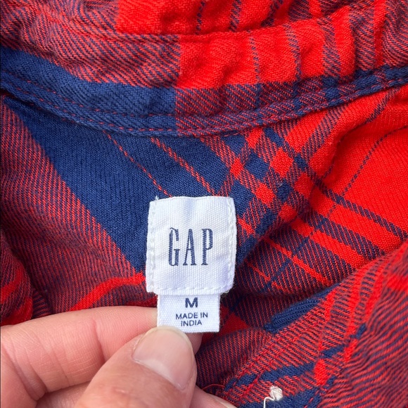 GAP Women’s Red and Navy Blue Flannel Button Down Shirt Size Medium - Picture 4 of 13